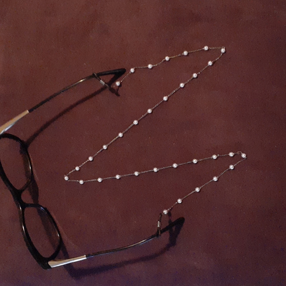 Black & Pearl Pearly Princess Neck Holder For Glasses... 26" (L10)